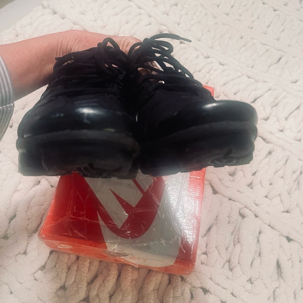 Nike Black VaporMax Plus Sneakers - Picture 3 of 8